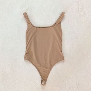 Babaton Aritzia Contour 90’s Bodysuit - Large